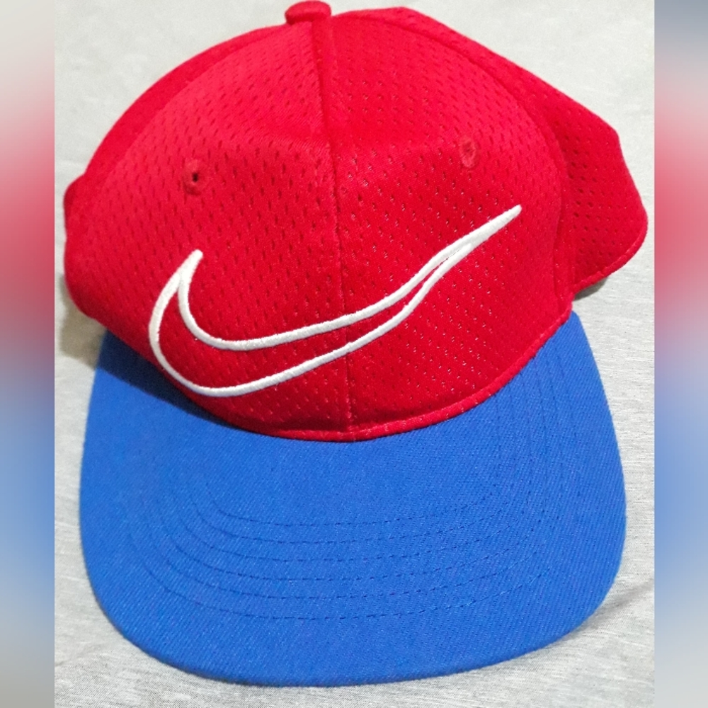 Youth Nike Hat size 4/7 blue with red